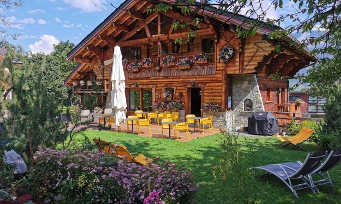 Le Praz Bed & Breakfast | Chalet Jardin d'Angèle Chambres d'hôtes