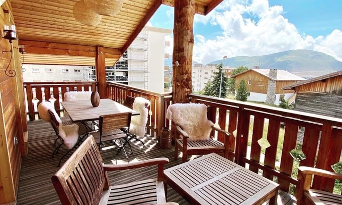 Cognet Apartment | Chalet Jepima ALPE D'HUEZ Apartment 6 people 100m from the slopes with view