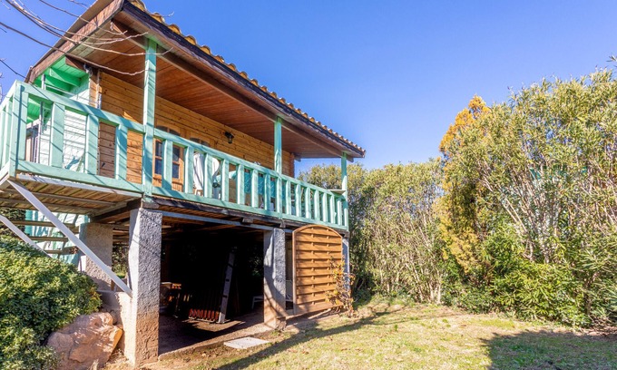 Roquebrune-sur-Argens Ski Chalet | Chalet 'Joli' with Private Terrace, Wi-Fi and Air Conditioning