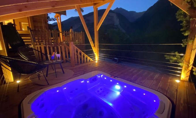 Saint-Etienne-de-Tinee Cabin | Chalet l'Empreinte