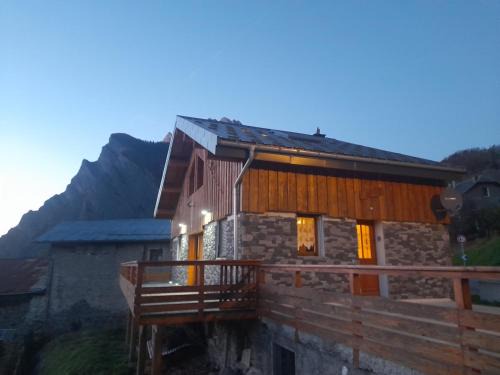 Saint-Martin-de-la-Porte Ski Chalet | chalet la Dalle