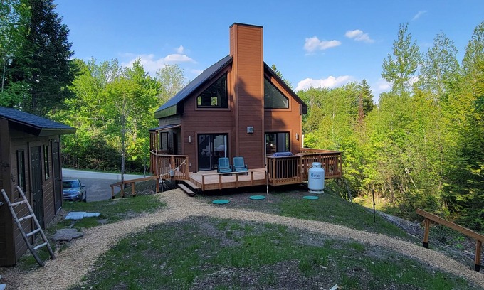 Sainte-Ann-des-Lacs Ski Chalet | Chalet L'hêtre au Sommet