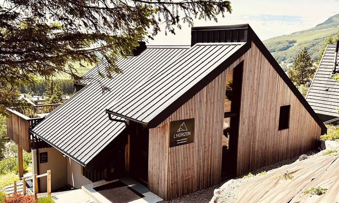 Besse-et-Saint-Anastaise Ski Chalet | Chalet l'Horizon 6/8 pers with panoramic terrace
