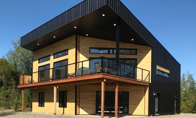 Riviere-Bleue Ski Chalet | Chalet La Baie et la Bête on Lac-Long