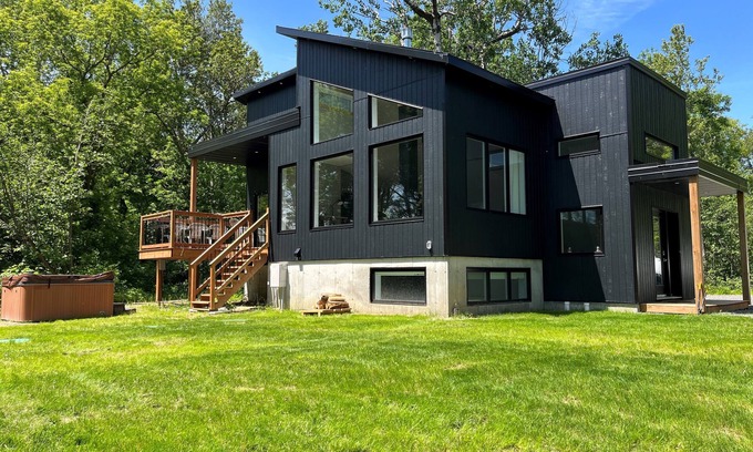 Saint-Casimir Ski Chalet | Chalet le 794bord de L'eau Domaine Grandbois