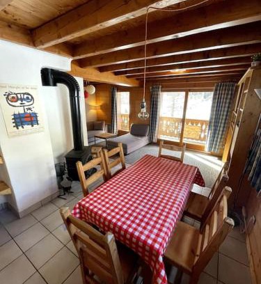 Champagny-en-Vanoise Apartment | Chalet le Génépi 4-6 pers