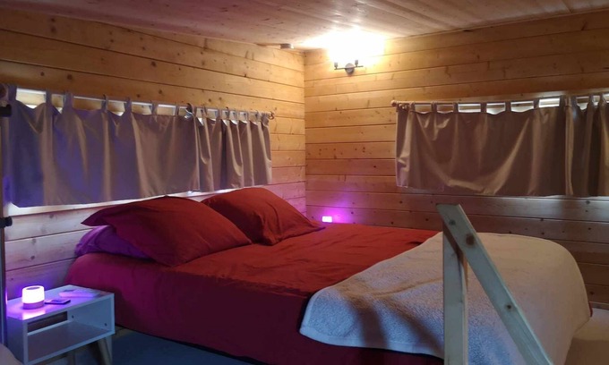 Route d'Arles Ski Chalet | Chalet 'Le Petit Shantay Youstay' with Private Terrace, Wi-Fi and Air Conditioning