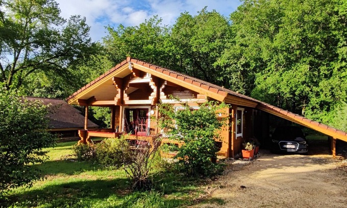 Mauroux Ski Chalet | Chalet 'Le Roy' with Shared Pool, Private Terrace and Wi-Fi