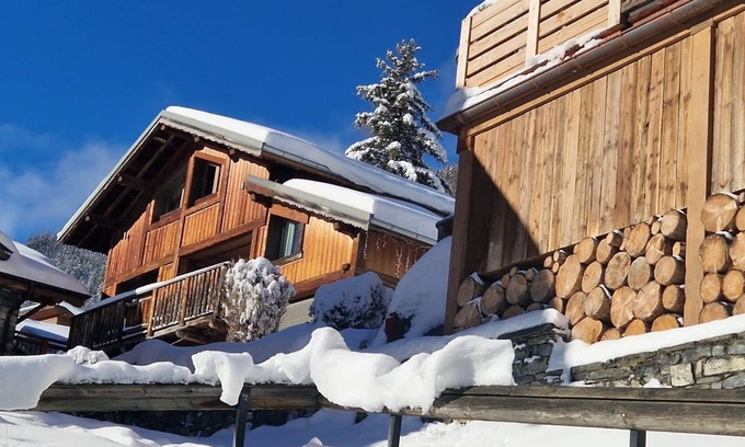 Champagny-en-Vanoise Ski Chalet | CHALET LES SAPINS * - Chalet spa "Les Sapins" in Champagny en Vanoise