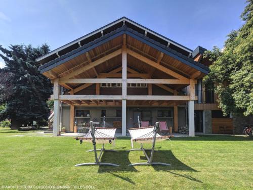 Saint-Jean-de-Maurienne Bed & Breakfast | Chalet Les Cols - Chambres avec terrasse & jardin - proche de la nouvelle gare