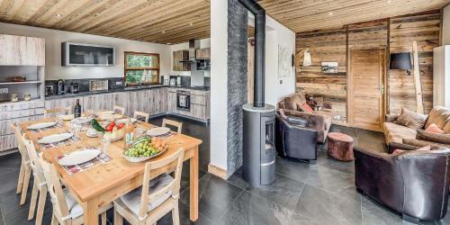 Champagny-en-Vanoise Ski Chalet | Chalet Les Lauzes - Chalets pour 10 Personnes MAE-3288