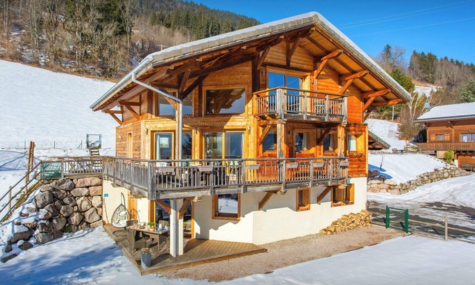 Seytroux Ski Chalet | Chalet Levant Blanc - ski home for 14, games room & views - OVO Network