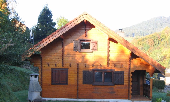 Le Bonhomme Ski Chalet | Chalet located in the mountains near the resort of Lac Blanc SUMMER WINTER.