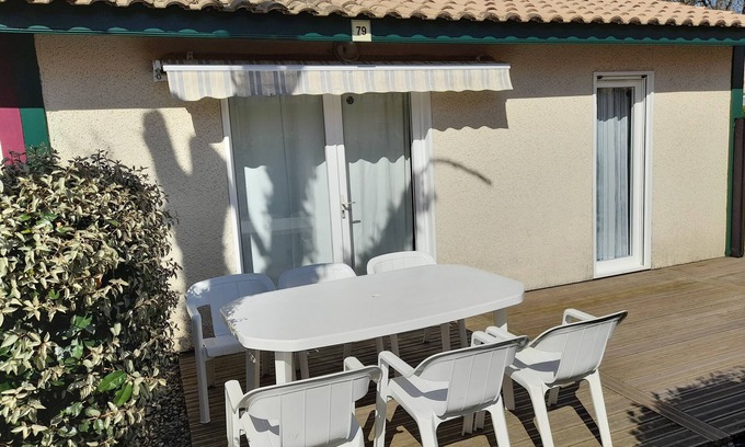 Soustons Cottage | Chalet (max 7 pers) in vacation residence with swimming pool, near lake and ocean