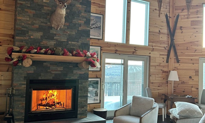 Ellicottville Ski Chalet | Chalet MoNARCH NewLuxury 3bd 3 bath
