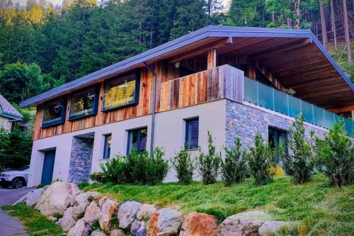 Les Tines Ski Chalet | Chalet Petit Chappelle