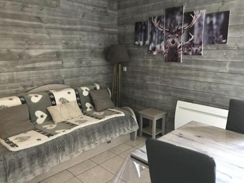 La Joue du Loup Ski Chalet | Chalet rénové 7 pers, 2 chambres, parking, animaux admis - FR-1-504-68