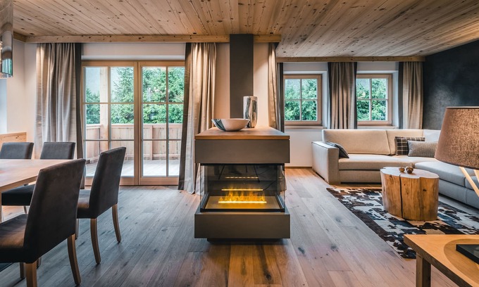 Mareo Ski Chalet | Chalet Regina - Liondes Chalet with private wellness