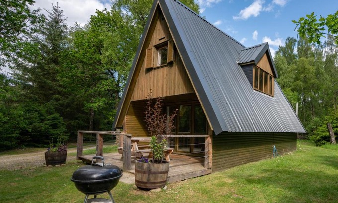 Cannich Ski Chalet | Chalet Rowan Cottage by Interhome