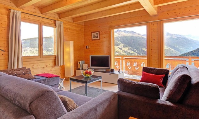 Heremence Ski Chalet | Chalet, sauna, balcony, fireplace or stove, parking, tv, 135m², Thyon
