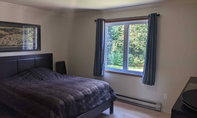 Saint-Sauveur Ski Chalet | Chalet St-Sauveur 4 rooms. Pets allowed