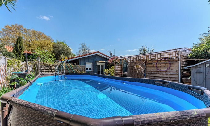 La Teste-de-Buch House | Chalet "Studio Bassin D'Arcachon" with Shared Pool, Private Terrace & Wi-Fi