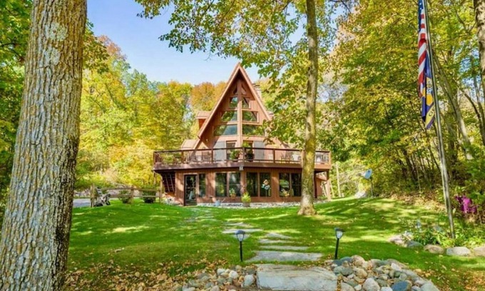 Pequot Lakes House | Chalet-Style Architectural Home on Star Lake - Crosslake