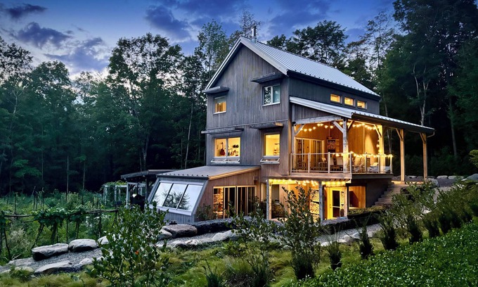 Shefford Bed & Breakfast | Chalet sur 2 étages au pied du Mt-Shefford