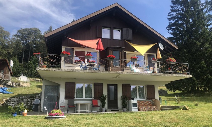 Mauborget Ski Chalet | Chalet sur le Balcon du Jura. Grands Espaces, air Pur, Randonnées