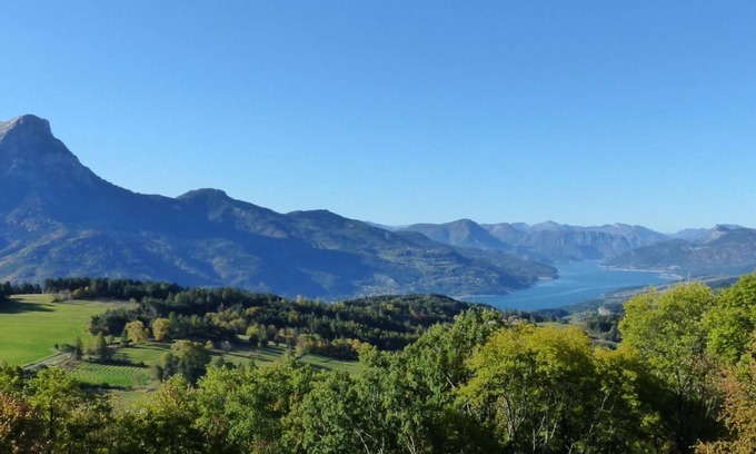 Puy-Saint-Eusebe Ski Chalet | Chalet sur les Hauteurs du lac de Serre Ponçon Avec vue Panoramique