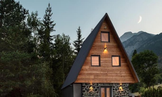 Cesana Torinese Ski Chalet | Chalet Tir Longë