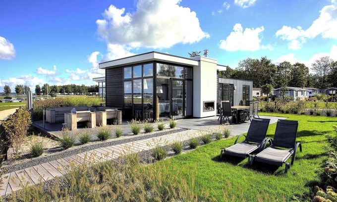 Hulshorst House | Chalet with 2 bedrooms and a terrace