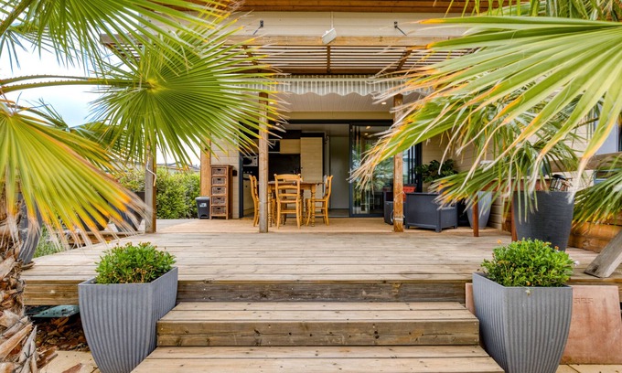 Pomerols House | Chalet with Shared Indoor Pool, Terrace and Air Conditioning - Pomérols