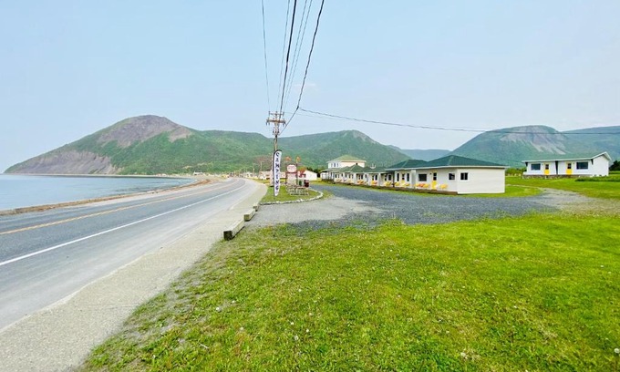 Mont-Saint-Pierre Hotel | Chalets Bernatchez