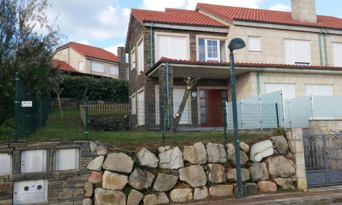 Galizano House | CHALETS PLAYA GALIZANO