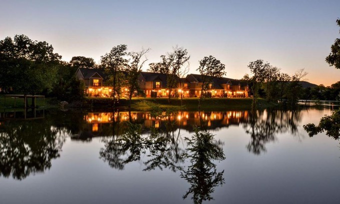Lampe House | Chalets Resort Luxury Lakefront Villa Family Friendly 2 Pools Free Amenities