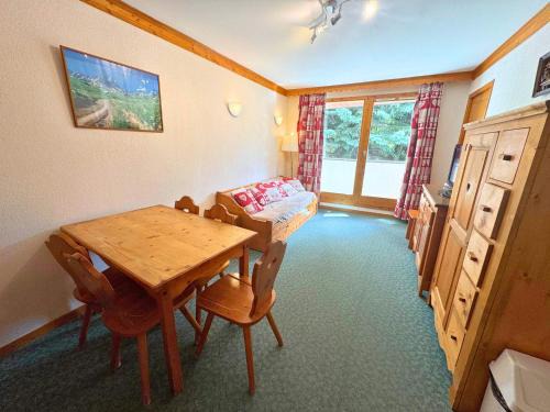 Les Bruyeres Apartment | Chaleureux 2 pièces cabine pour 6 aux Menuires - FR-1-452-111