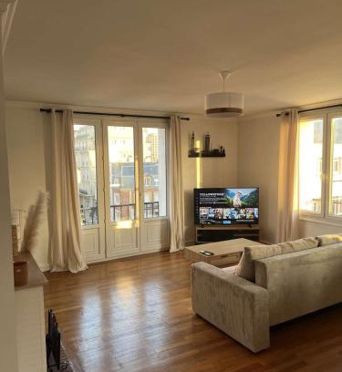 Downtown Le Havre Apartment | Chaleureux T2 à La Plage du Havre