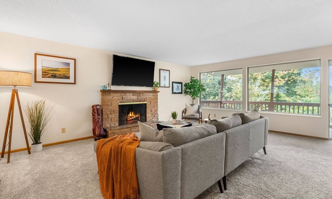 University Place House | Chambers Bay Golf House in University Place, WA