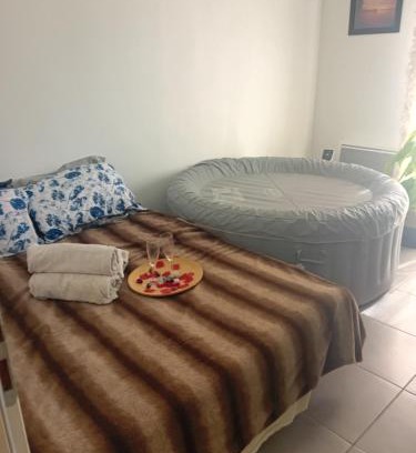 Mazan House | chambre à Mazan, idéale calme et repos