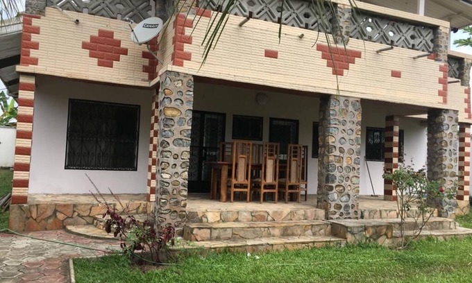 Kribi Villa | Chambre 3 VIP dans Villa luxueuse à 2mn de la plage