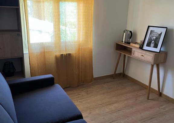 Mussidan House | Chambre 7 kitchenette Les gites de la Gare
