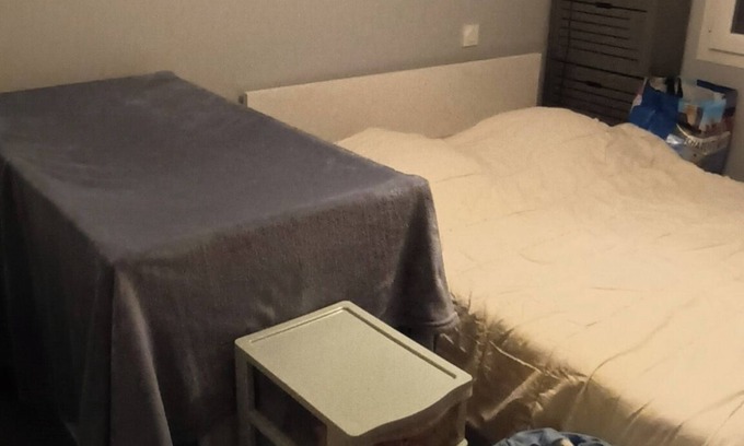 Arvert House | Chambre Avec lit 2 Personnes, Lit, Chaise Haute et Baignoire Bébé Fournis