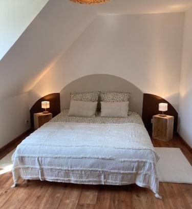 Le Mesnil-Guillaume House | Chambre campagne et salle de bain privée