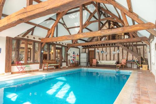 Tour-en-Sologne Bed & Breakfast | Chambre Chambord - Piscine intérieure - Jacuzzi