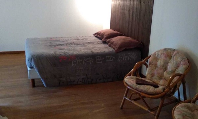 Saint-Just-en-Bas Bed & Breakfast | Chambre Chez L'habitant Avec Salle de Douche Privative