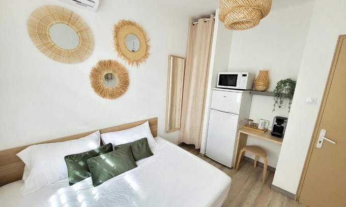 Beaux Arts-Boutonnet House | Chambre climatisée lit double dans villa - Proche Centre Tramway