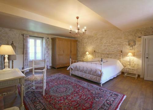 Saint-Michel-de-Fronsac Bed & Breakfast | Chambre d'hôtes spacieuse, salle de bain privative