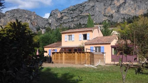 Moustiers-Sainte-Marie Bed & Breakfast | Chambre d'Hôtes L'Odalyre