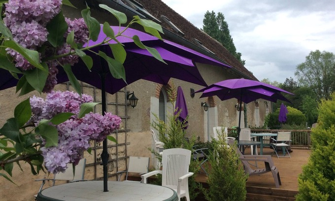 Saint-Germain-du-Puy Bed & Breakfast | Chambre d'Hôtes Le Domaine de Jacquelin